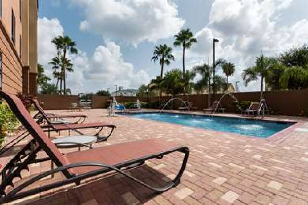 Hampton Inn &amp; Suites Pharr 7