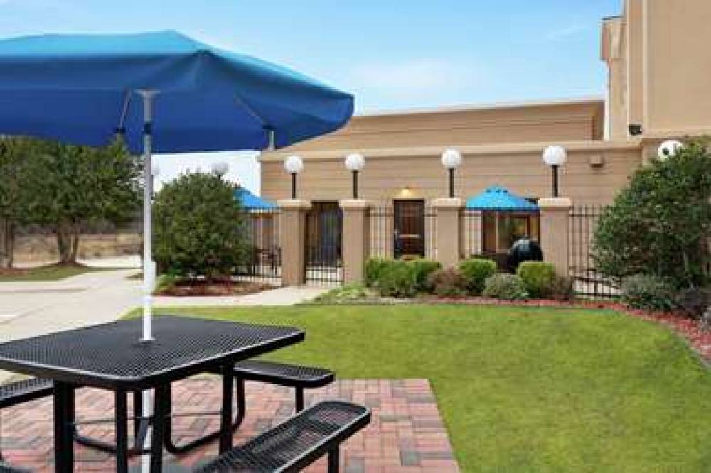 Hampton Inn &Amp; Suites Pine Bluff