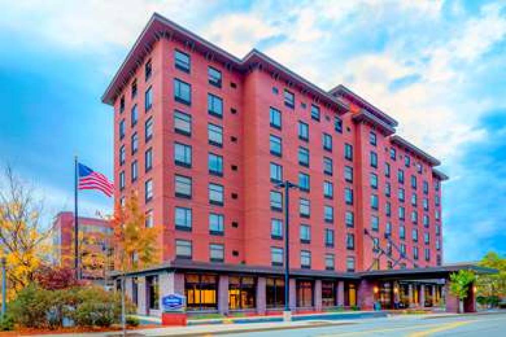 Hampton Inn &amp; Suites Pittsburgh-Downtown 1