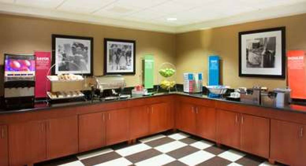 Hampton Inn &amp; Suites Pittsburgh/Meadow Lands, 10