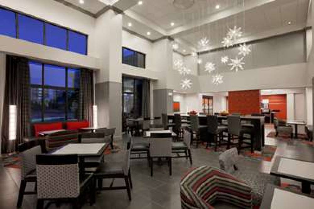 Hampton Inn &amp; Suites Roanoke Airport,VA 8