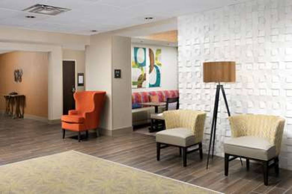 Hampton Inn &amp; Suites San Antonio Lackland AFB 6