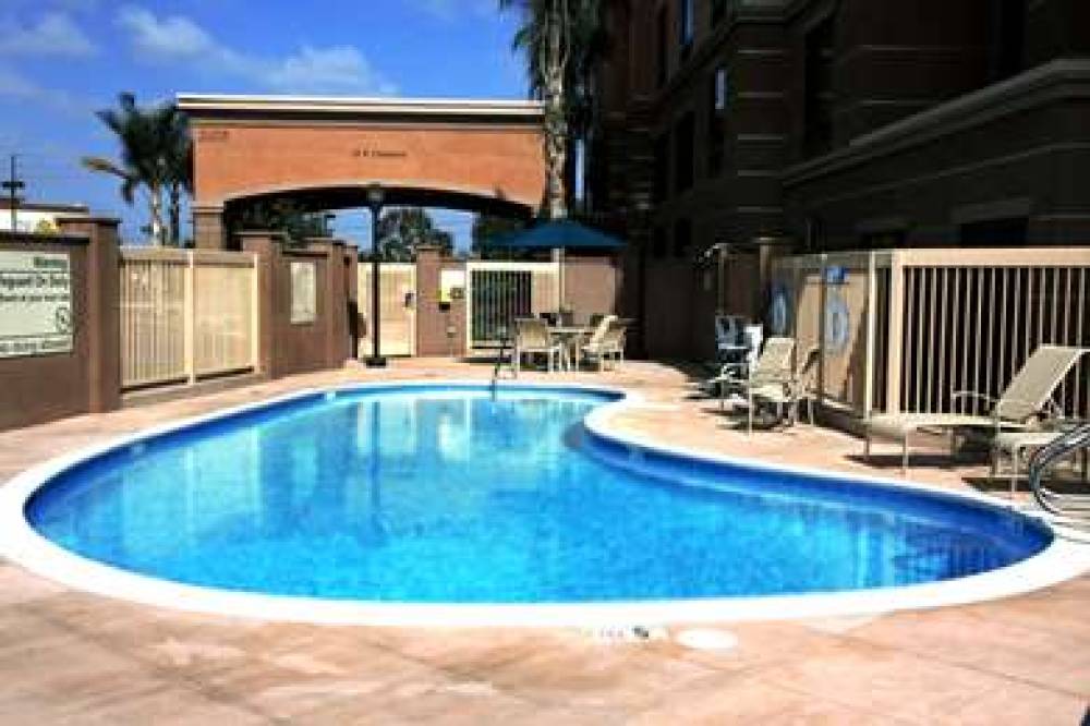 Hampton Inn &amp; Suites Seal Beach 8