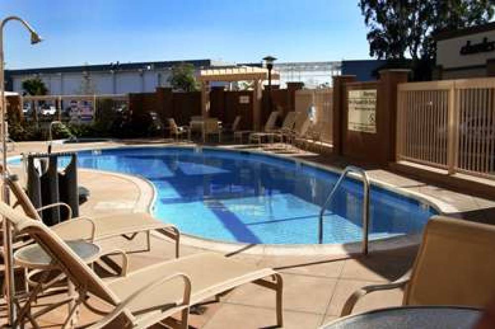 Hampton Inn &amp; Suites Seal Beach 7