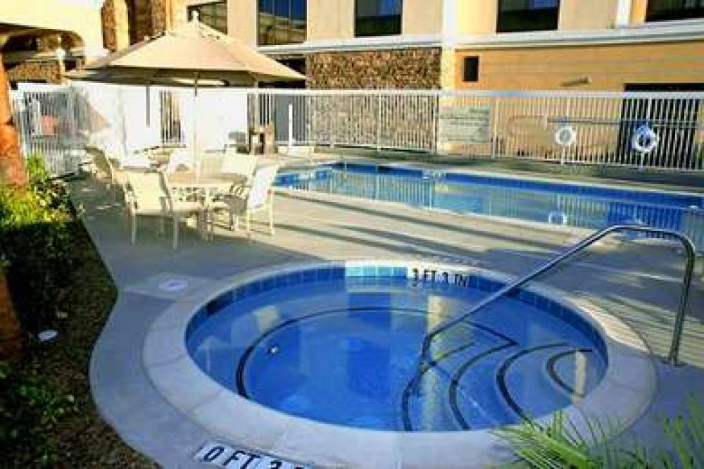 Hampton Inn &amp; Suites Seal Beach 9