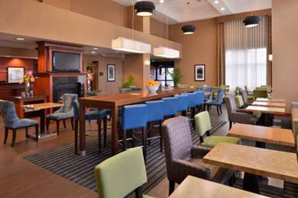 Hampton Inn &amp; Suites Tacoma-Mall 9