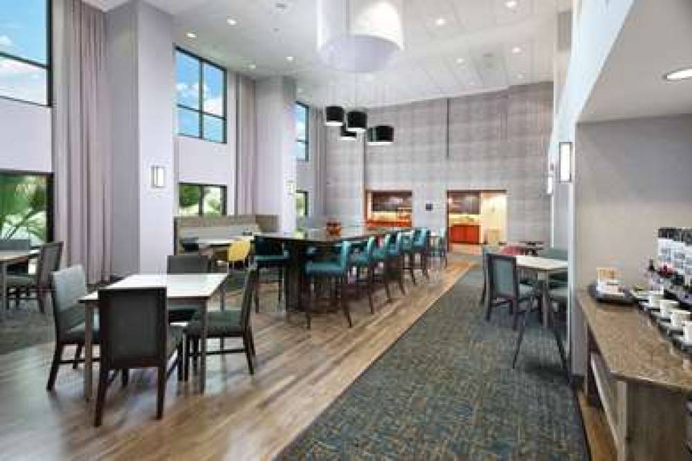 Hampton Inn &amp; Suites Tucson East/Williams Cen 8