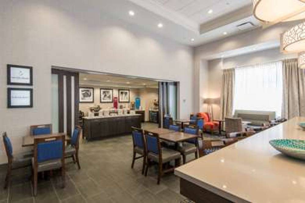 Hampton Inn &amp; Suites - Tulsa Downtown, OK 10