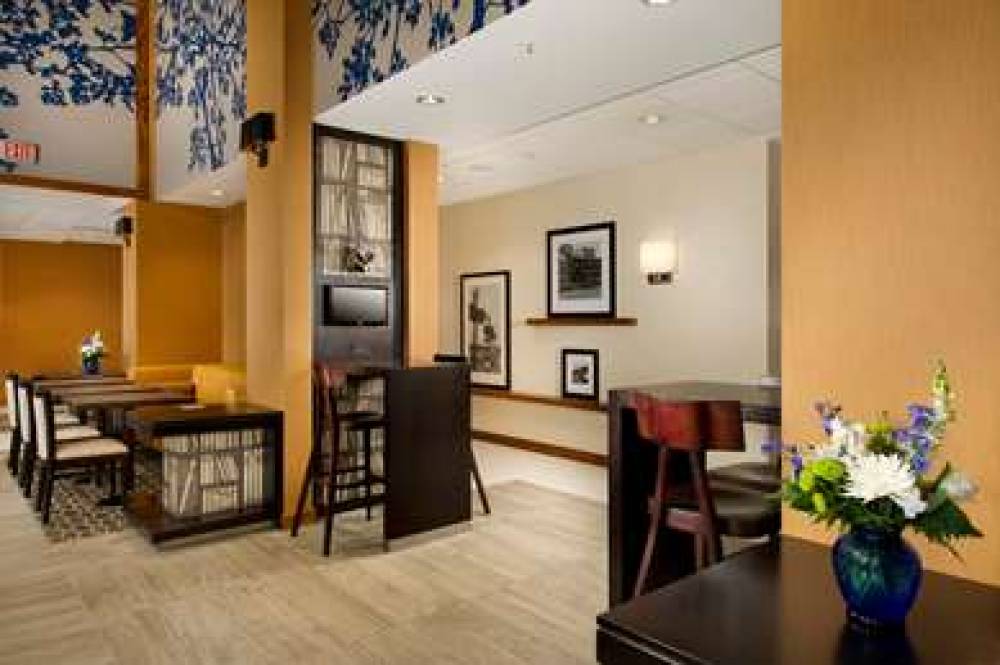 Hampton Inn &amp; Suites Washington DC North/Gait 8