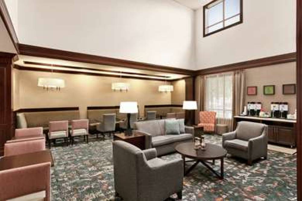 Hampton Inn &amp; Suites Washington-Dulles Intl A 3