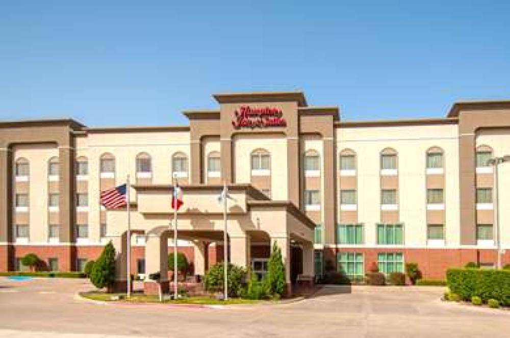 Hampton Inn &amp; Suites Waxahachie 1