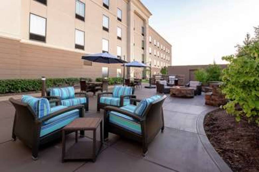 Hampton Inn &amp; Suites Wheeling-The Highlands,  2