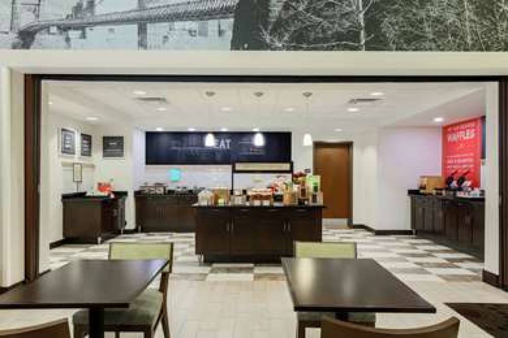 Hampton Inn &amp; Suites Wheeling-The Highlands,  10