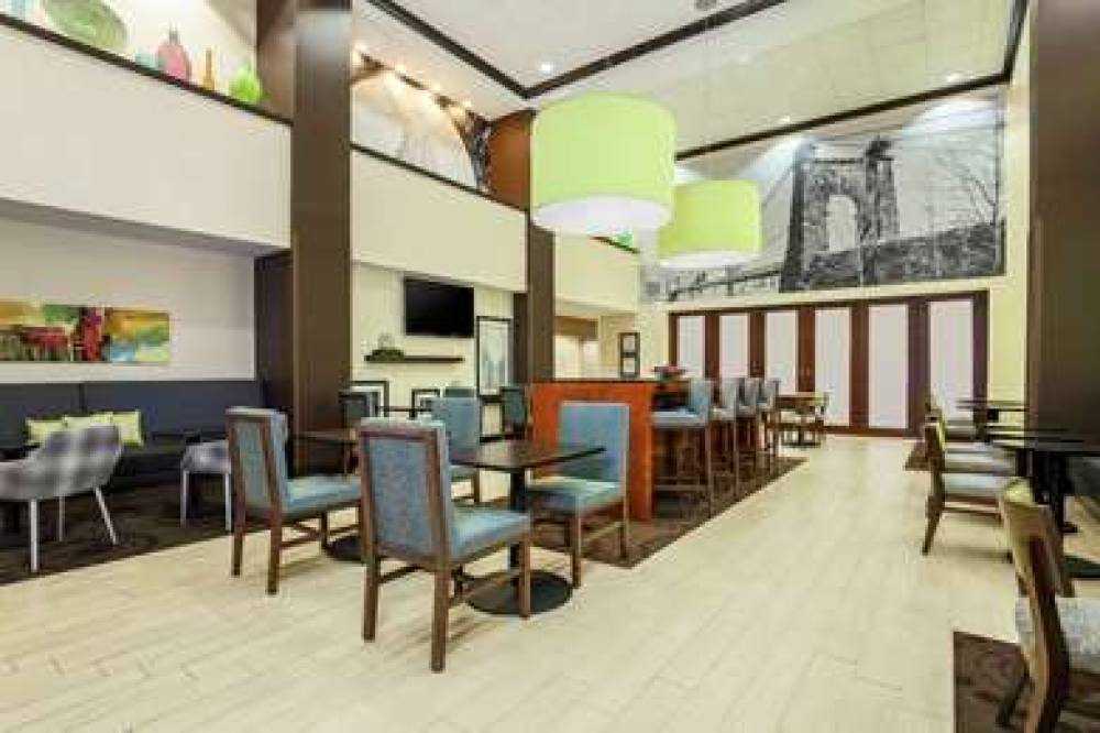 Hampton Inn &amp; Suites Wheeling-The Highlands,  7