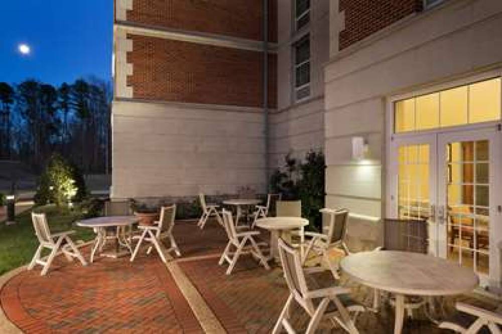 Hampton Inn &amp; Suites Williamsburg-Central 6