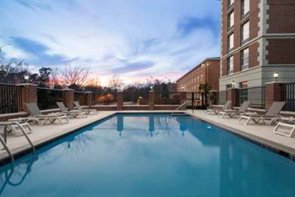 Hampton Inn &amp; Suites Williamsburg-Central 8