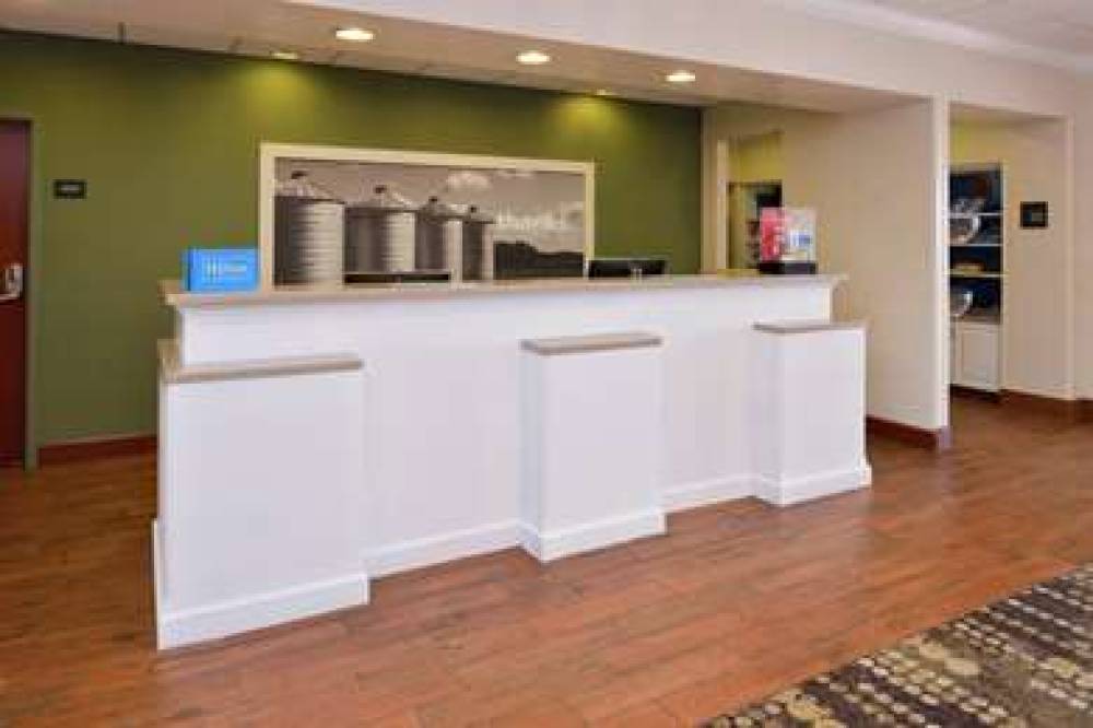 Hampton Inn &amp; Suites Wilmington 5