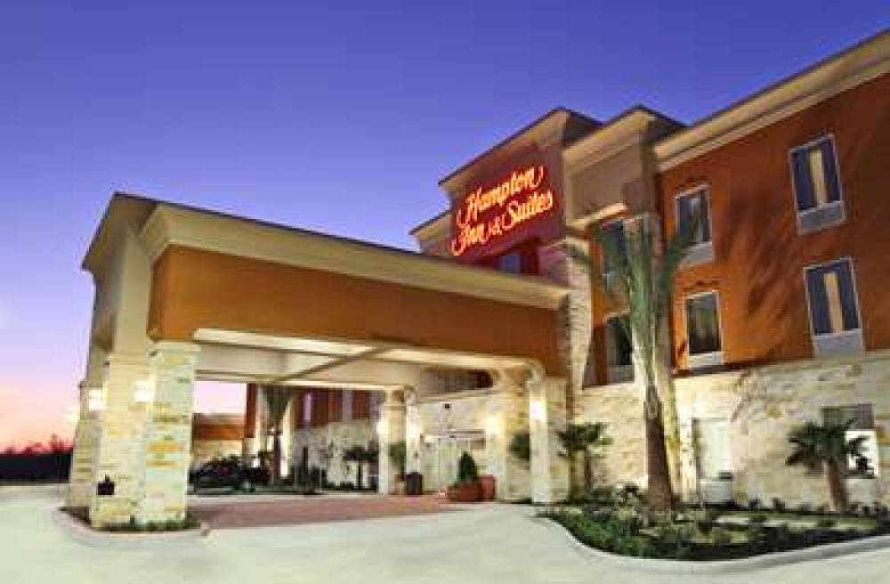 Hampton Inn &amp; Suites Winnie 3