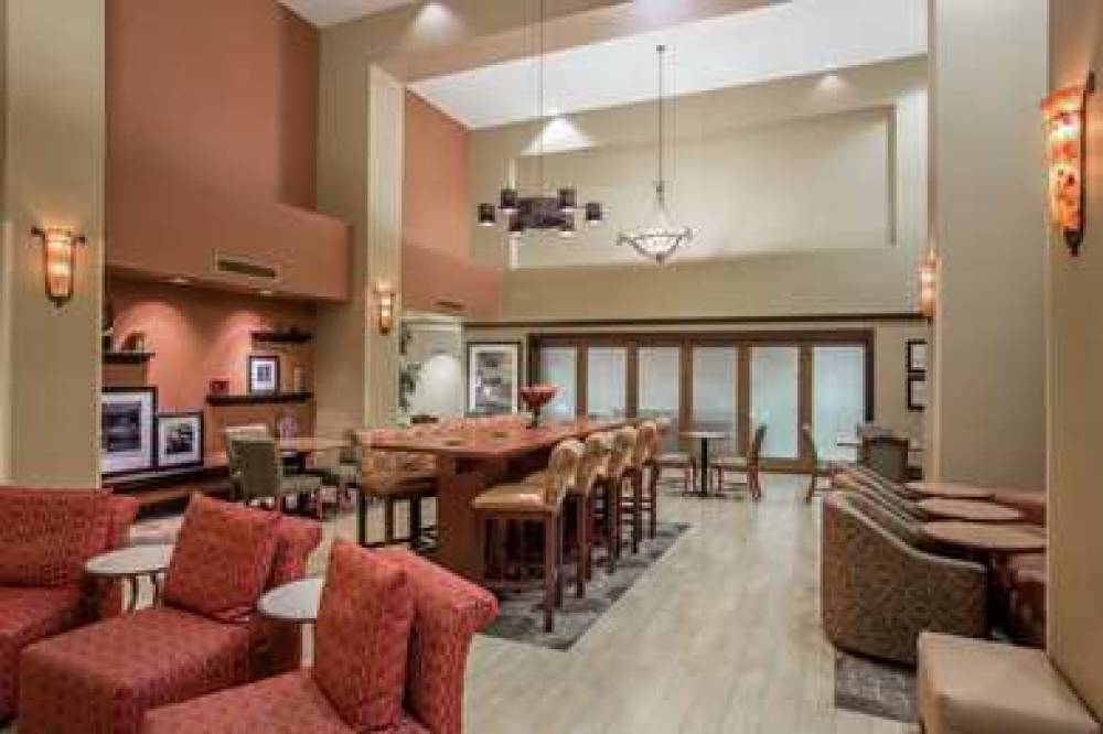 Hampton Inn &amp; Suites Yuba City 4