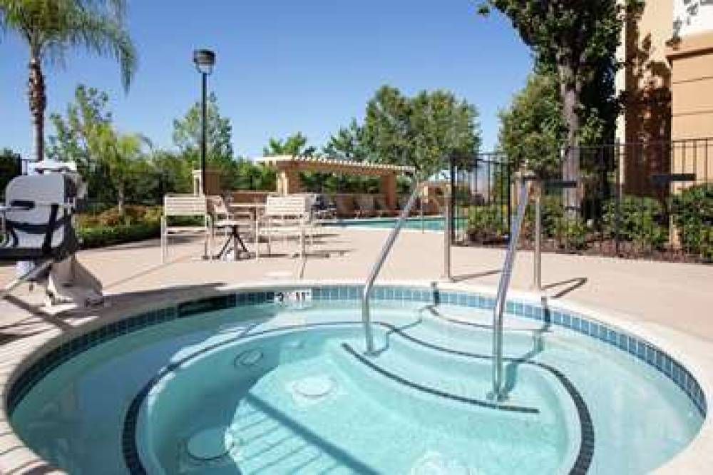 Hampton Inn &amp; Suites Yuba City 7