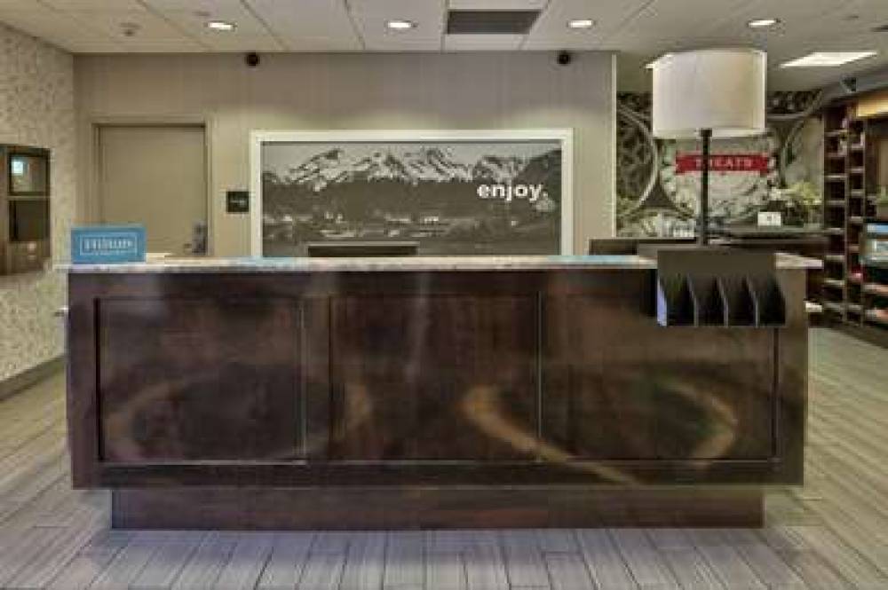 HAMPTON INN AND SUITES ABQ AIRPORT 6