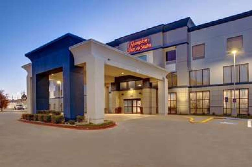 HAMPTON INN AND SUITES BORGER 1