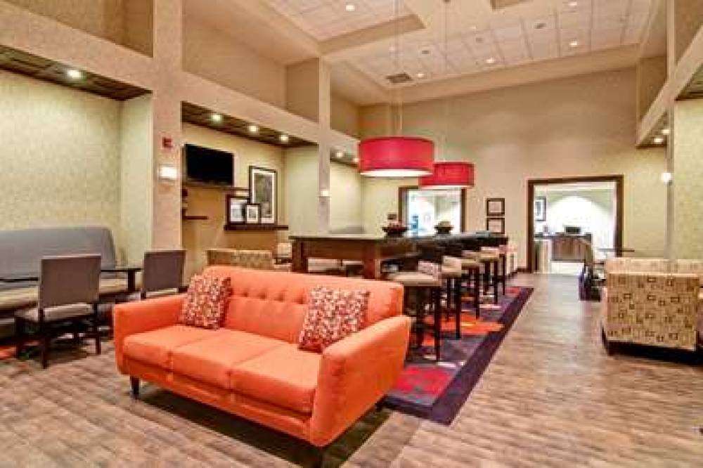 Hampton Inn And Suites By Hilton Red Deer 9