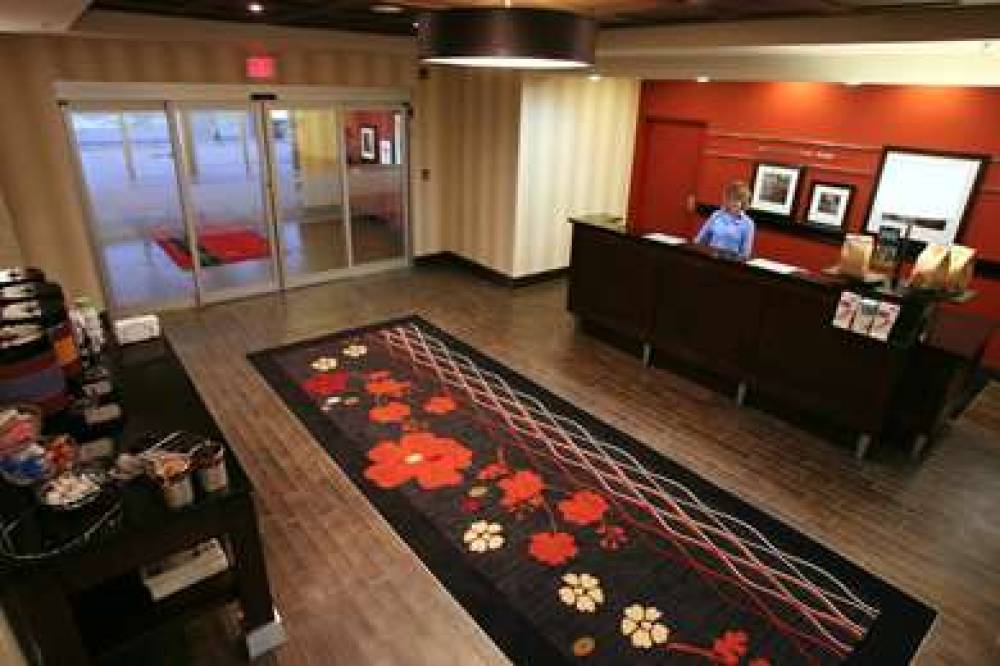 Hampton Inn And Suites By Hilton Red Deer 8