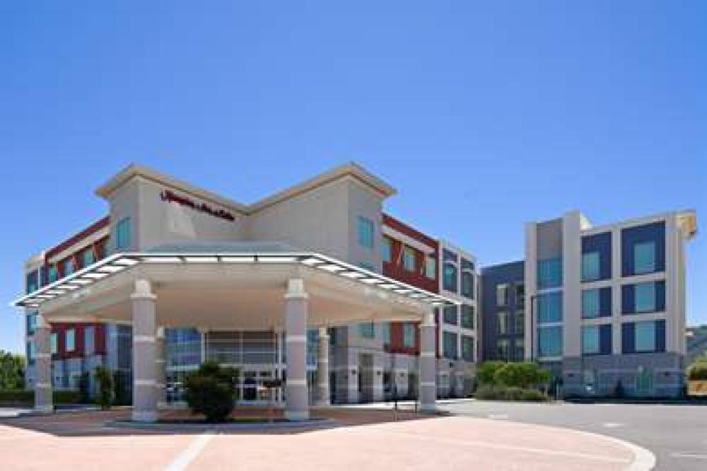 HAMPTON INN AND SUITES GILROY 1