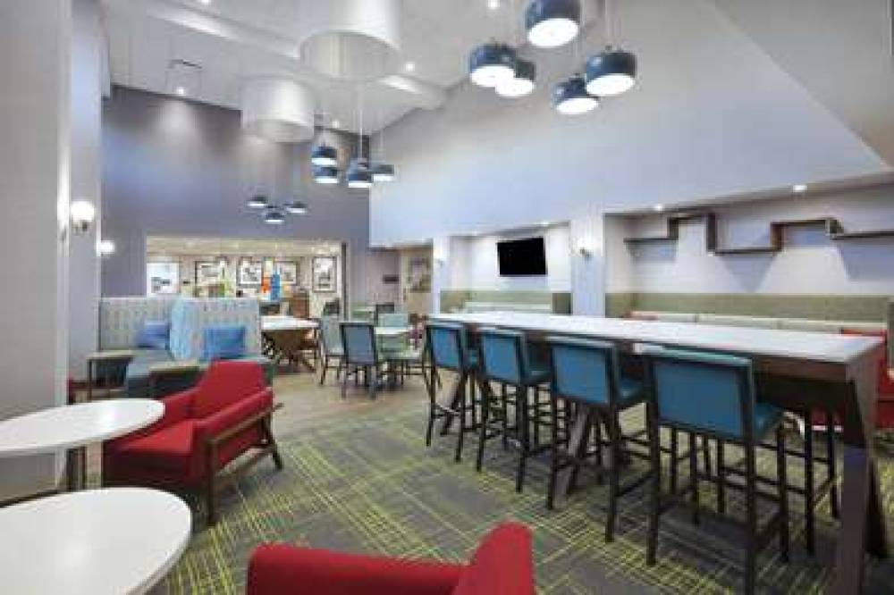 HAMPTON INN AND SUITES GRANDVILLE 7