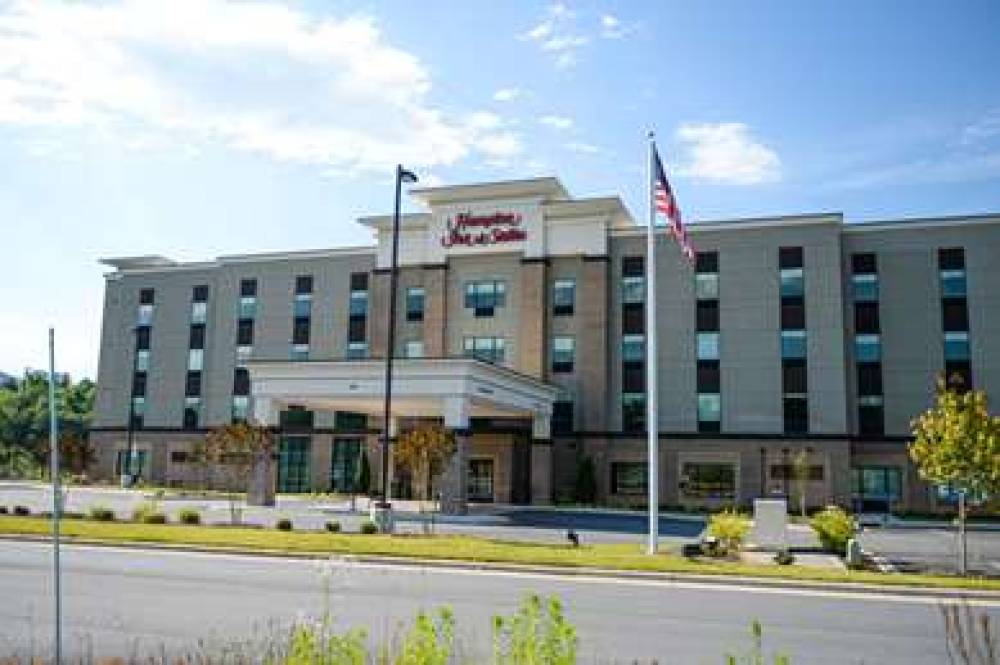 HAMPTON INN AND SUITES LENOIR 2