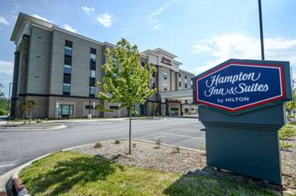 HAMPTON INN AND SUITES LENOIR 1