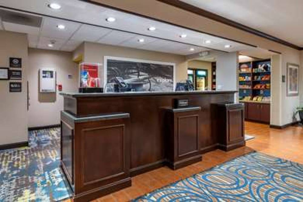 Hampton Inn And Suites Louisville-East, KY 10