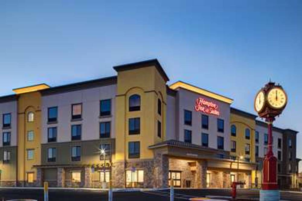 HAMPTON INN AND SUITES MARINA 1