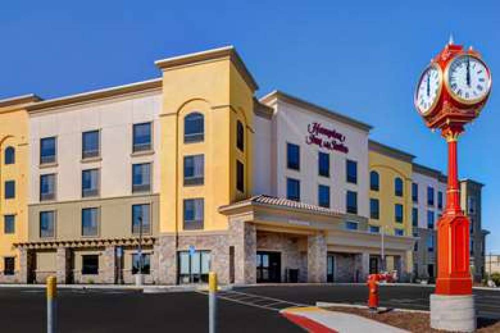 HAMPTON INN AND SUITES MARINA 7