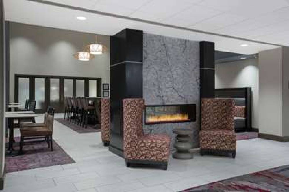 HAMPTON INN AND SUITES RENO/SPARKS 6