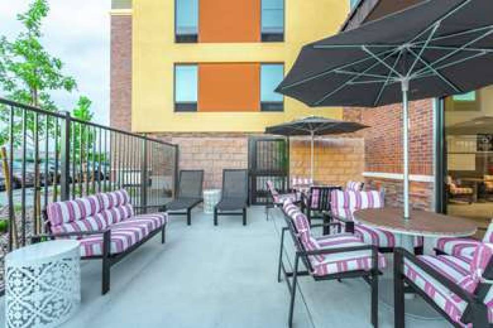 HAMPTON INN AND SUITES RENO/SPARKS 2