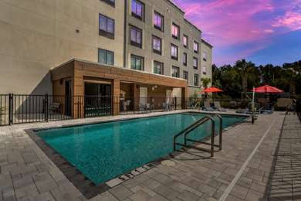 HAMPTON INN AND SUITES RUSKIN FL 5