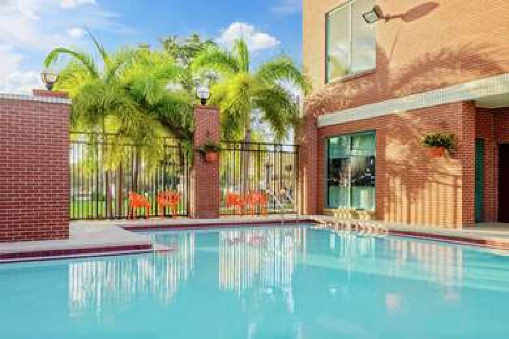 Hampton Inn And Suites Tampa-Ybor City/Downtown 6