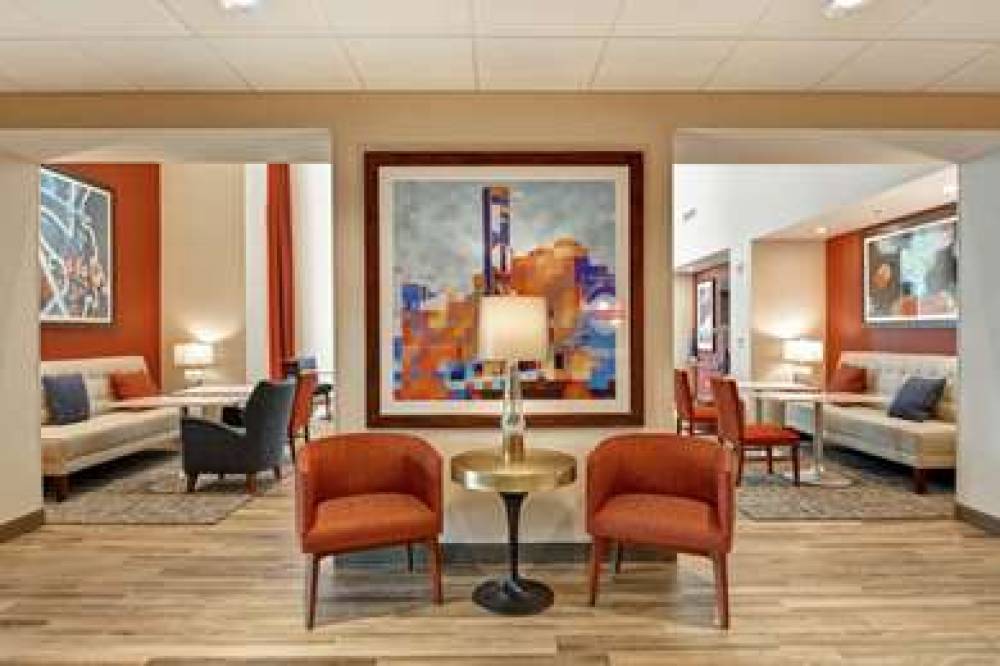 HAMPTON INN AND SUITES TUCSON MARAN 10