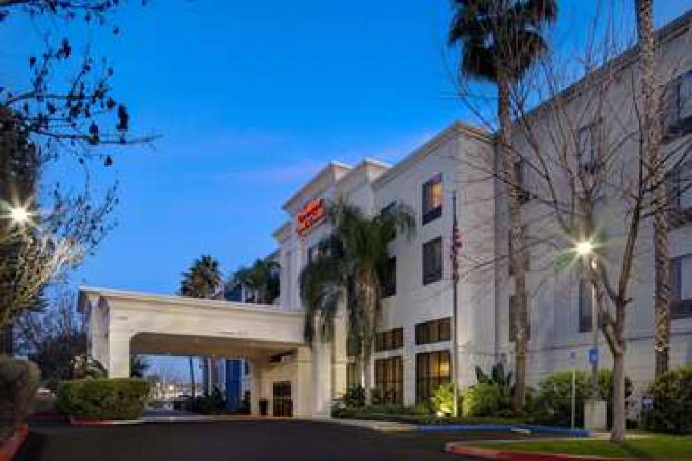 Hampton Inn And Suites Tulare, CA 1