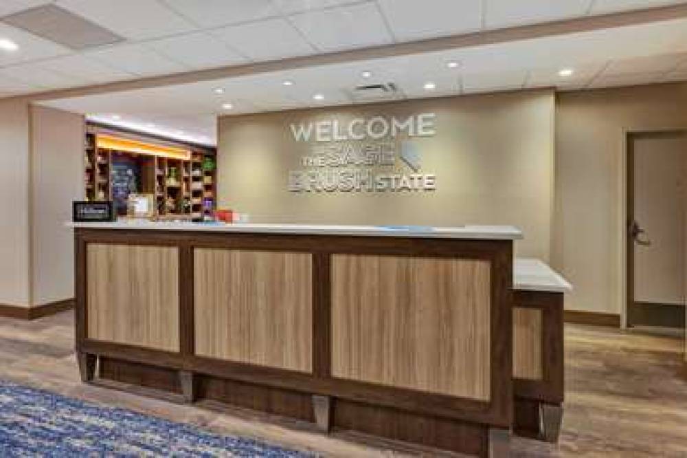 HAMPTON INN AND SUITES WELLS 6