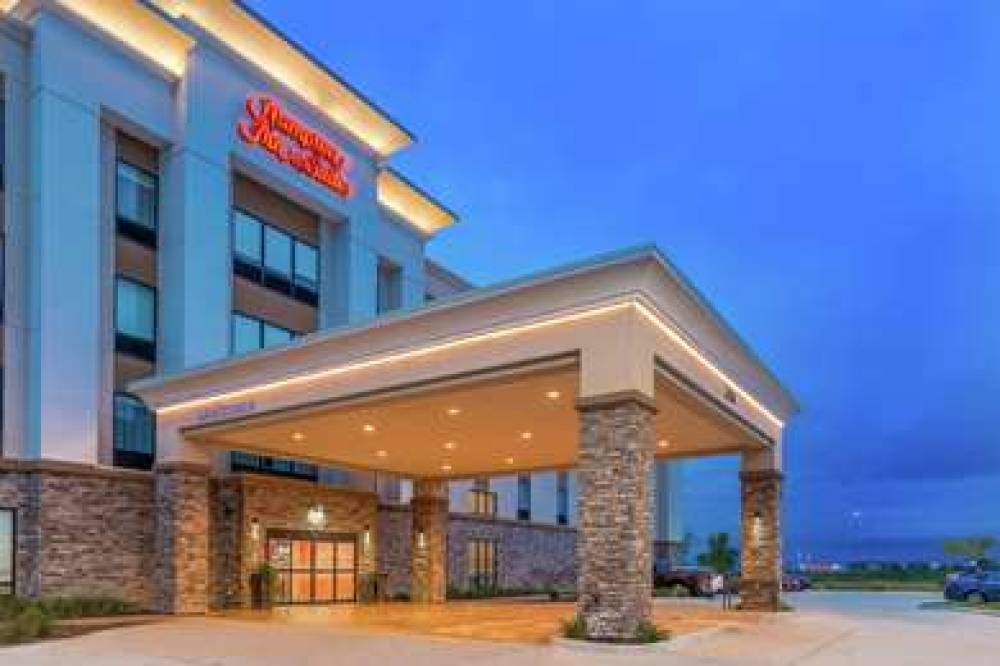 HAMPTON INN ANDAMP; SUITES AMES 5