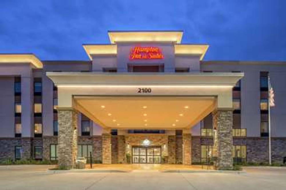 HAMPTON INN ANDAMP; SUITES AMES 4