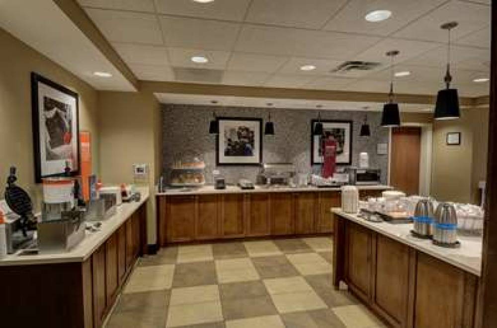 HAMPTON INN ANDAMP; SUITES BALTIMOR 7