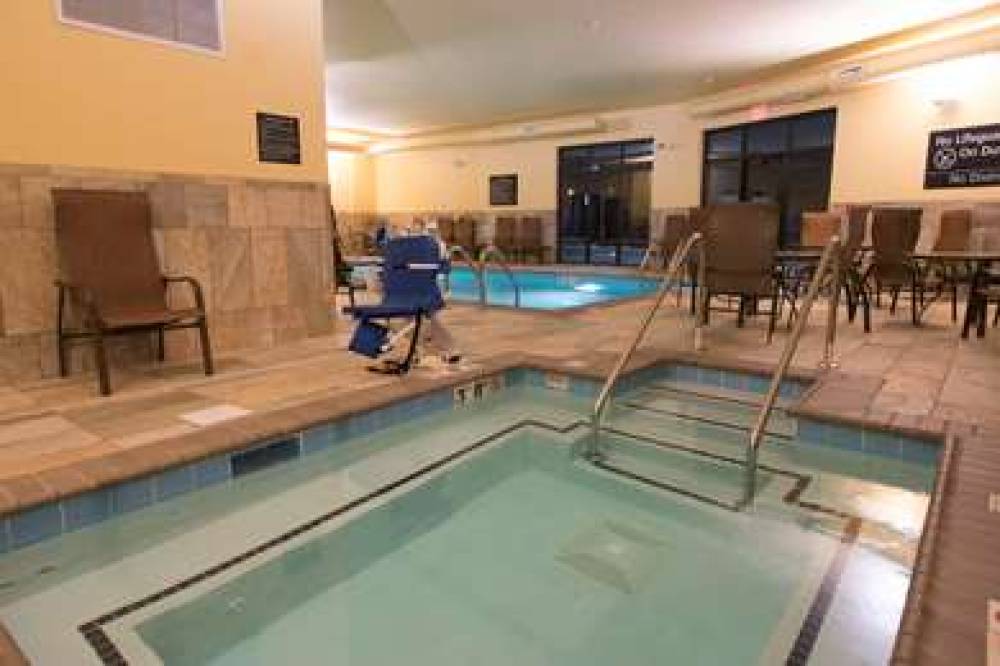 HAMPTON INN ANDAMP; SUITES BISMARCK 8