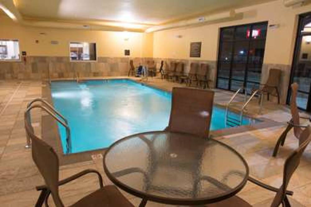 HAMPTON INN ANDAMP; SUITES BISMARCK 9