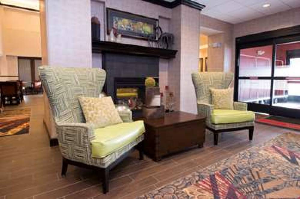 HAMPTON INN ANDAMP; SUITES BISMARCK 6