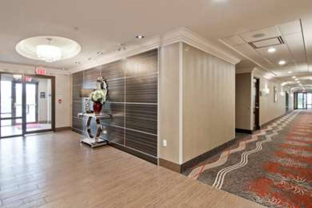 HAMPTON INN ANDAMP; SUITES BY HILTO 7