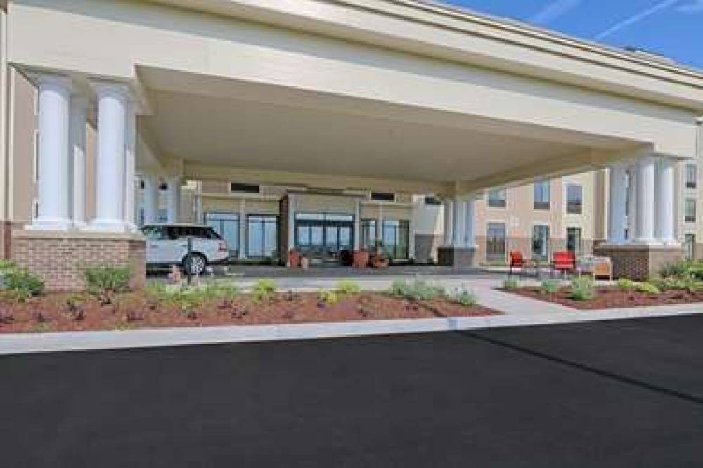 Hampton Inn Andamp; Suites Cazenovi